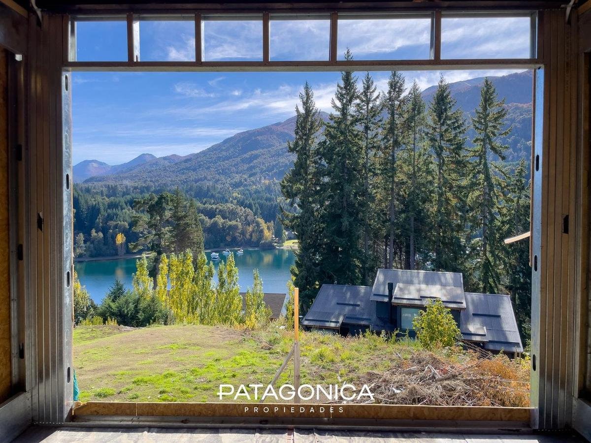 Vista al lago desde la unidad