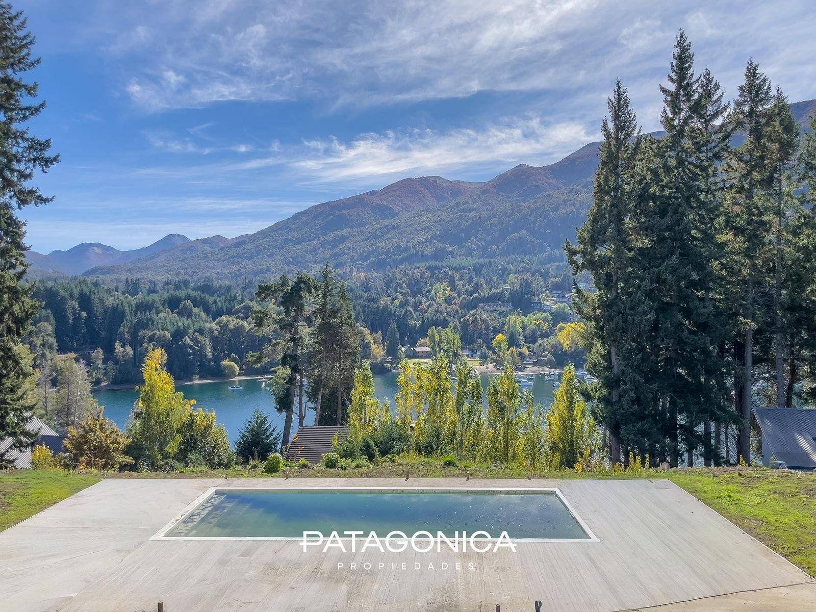 Vista al lago Nahuel Huapi desde Península Manzano